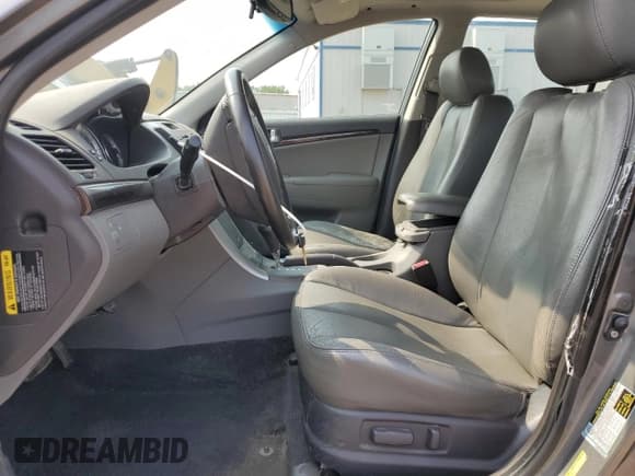 ✅ 2009 Hyundai Sonata SE • VIN: 5NPEU46F39H524935 • Lot: 71834925. Listed on Copart with 151,711 mi. Free auction sales archive from the USA and detailed vehicle history report at DreamBid. Image 7.