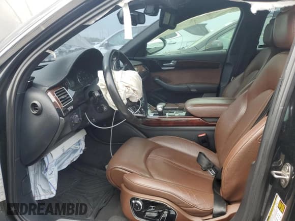 ✅ 2012 Audi A8 • VIN: WAURVAFD2CN017296 • Lot: 58752005. Wystawiony na Copart z przebiegiem Nie podano. Bezpłatny archiwum sprzedaży aukcyjnych z USA i szczegółowy raport historii pojazdu na DreamBid. Zdjęcie 7.