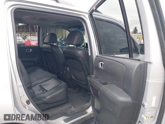 ✅ 2013 Honda Pilot Touring • VIN: 5FNYF4H97DB064748 • Lot: 43607982. Listed on IAAI with 140,066 mi. Free auction sales archive from the USA and detailed vehicle history report at DreamBid. Image 8.