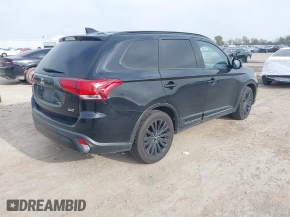 ✅ 2020 Mitsubishi Outlander SE • VIN: JA4AD3A34LZ032138 • Lot: 43870830. Listed on IAAI with 176,189 mi. Free auction sales archive from the USA and detailed vehicle history report at DreamBid. Image 4.