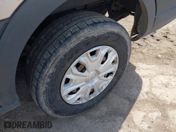 ✅ 2015 Ford Transit XL • VIN: 1FBZX2YM5FKA53431 • Lot: 41642635. Wystawiony na IAAI z przebiegiem Nie podano. Bezpłatny archiwum sprzedaży aukcyjnych z USA i szczegółowy raport historii pojazdu na DreamBid. Zdjęcie 12.