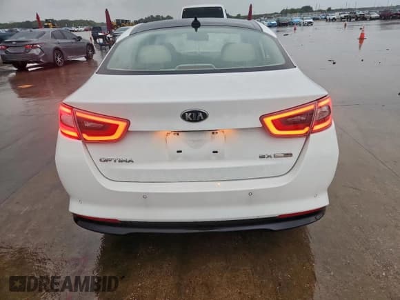 ✅ 2016 Kia Optima EX • VIN: KNAGN4AD0G5092259 • Лот: 83831975. Опубликован ранее на Copart с пробегом 102 126 миль. Бесплатный доступ к архиву аукционных продаж из США и подробный отчёт об истории автомобиля на DreamBid. Изображение 6.