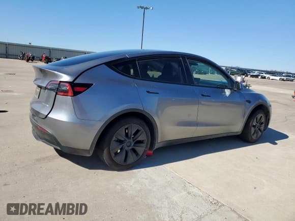 ✅ 2024 Tesla Model Y Long Range • VIN: 7SAYGDEE5RA330211 • Лот: 90685605. Опубликован ранее на Copart с пробегом Не указан. Бесплатный доступ к архиву аукционных продаж из США и подробный отчёт об истории автомобиля на DreamBid. Изображение 3.