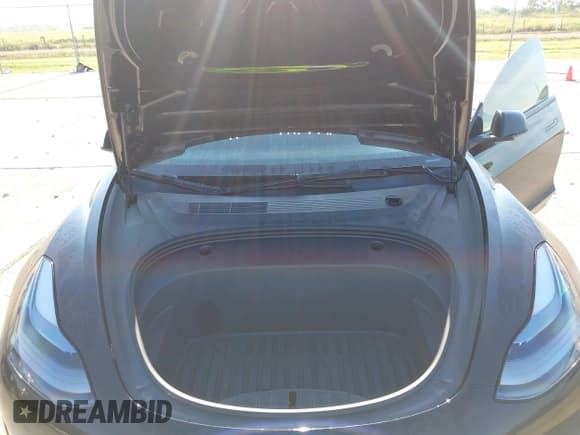 ✅ 2023 Tesla Model 3 • VIN: 5YJ3E1EA5PF671925 • Lot: 43126725. Wystawiony na IAAI z przebiegiem 28 765 mil. Bezpłatny archiwum sprzedaży aukcyjnych z USA i szczegółowy raport historii pojazdu na DreamBid. Zdjęcie 10.