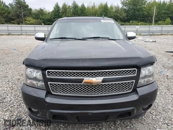 ✅ 2010 Chevrolet Suburban LTZ • VIN: 1GNUCKE09AR194433 • Lot: 69926234. Wystawiony na Copart z przebiegiem 243 386 mil. Bezpłatny archiwum sprzedaży aukcyjnych z USA i szczegółowy raport historii pojazdu na DreamBid. Zdjęcie 5.