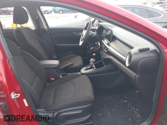 ✅ 2020 Kia Forte LXS • VIN: 3KPF24AD2LE252227 • Lot: 41555563. Wystawiony na IAAI z przebiegiem 78 201 mil. Bezpłatny archiwum sprzedaży aukcyjnych z USA i szczegółowy raport historii pojazdu na DreamBid. Zdjęcie 5.