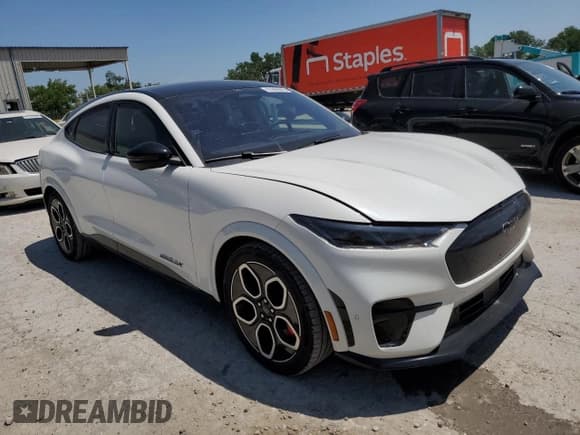 ✅ 2024 Ford Mustang Mach-E GT • VIN: 3FMTK4SXXRMA35112 • Lot: 61869845. Wystawiony na Copart z przebiegiem 5 532 mil. Bezpłatny archiwum sprzedaży aukcyjnych z USA i szczegółowy raport historii pojazdu na DreamBid. Zdjęcie 4.