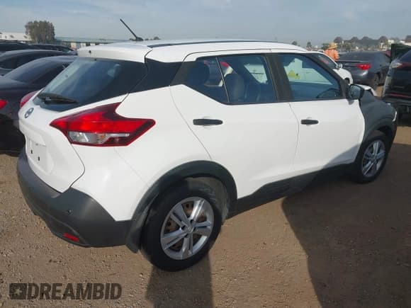 ✅ 2020 Nissan Kicks S • VIN: 3N1CP5BV5LL492730 • Lot: 43663099. Listed on IAAI with 53,163 mi. Free auction sales archive from the USA and detailed vehicle history report at DreamBid. Image 4.