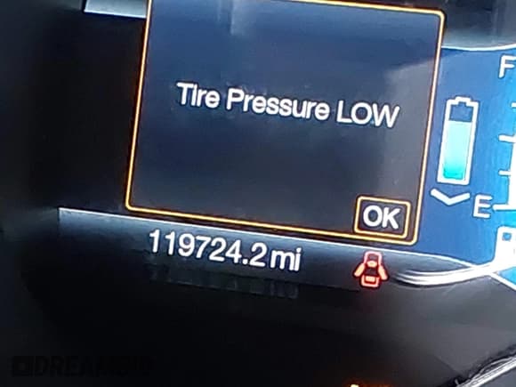 ✅ 2016 Ford C-Max SEL • VIN: 1FADP5CU2GL110832 • Lot: 41764729. Wystawiony na IAAI z przebiegiem 119 724 mil. Bezpłatny archiwum sprzedaży aukcyjnych z USA i szczegółowy raport historii pojazdu na DreamBid. Zdjęcie 16.