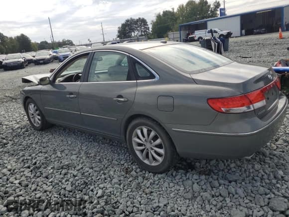 ✅ 2008 Hyundai Azera Limited • VIN: KMHFC46F78A263463 • Lot: 81938155. Listed on Copart with 94,944 mi. Free auction sales archive from the USA and detailed vehicle history report at DreamBid. Image 2.