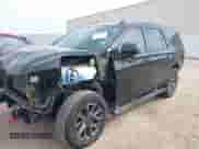 2022 Chevrolet Tahoe Z71 z VIN 1GNSKPKD4NR193050, wystawiony jako IAAI lot #41656544 z przebiegiem 41 165 mil mil oraz . Historia ofert i sprzedaży dostępna na DreamBid. Obrazek 2.