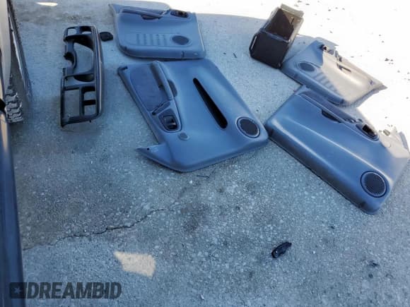 ✅ 2000 Dodge Dakota Sport • VIN: 1B7HG2AZ0YS770402 • Lot: 57837455. Wystawiony na Copart z przebiegiem 247 825 mil. Bezpłatny archiwum sprzedaży aukcyjnych z USA i szczegółowy raport historii pojazdu na DreamBid. Zdjęcie 12.