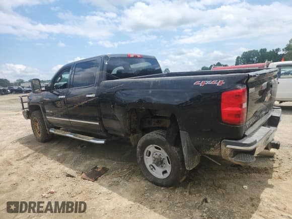✅ 2015 Chevrolet Silverado 2500HD LTZ • VIN: 1GC1KWE8XFF108423 • Lot: 62921895. Wystawiony na Copart z przebiegiem 270 548 mil. Bezpłatny archiwum sprzedaży aukcyjnych z USA i szczegółowy raport historii pojazdu na DreamBid. Zdjęcie 2.