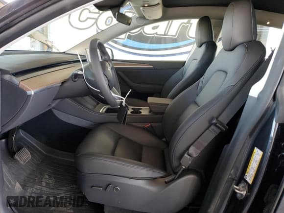 ✅ 2025 Tesla Model Y Long Range • VIN: 7SAYGDED5SF259138 • Лот: 82620725. Опубликован ранее на Copart с пробегом 7 829 миль. Бесплатный доступ к архиву аукционных продаж из США и подробный отчёт об истории автомобиля на DreamBid. Изображение 7.