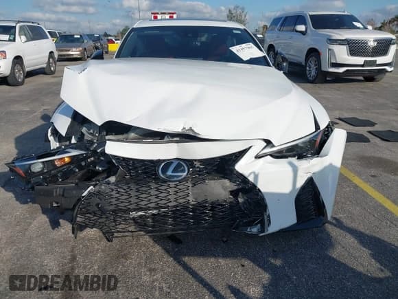 ✅ 2024 Lexus IS 350 F Sport • VIN: JTHBZ1B21R5079910 • Lot: 41457965. Wystawiony na IAAI z przebiegiem 3 537 mil. Bezpłatny archiwum sprzedaży aukcyjnych z USA i szczegółowy raport historii pojazdu na DreamBid. Zdjęcie 6.