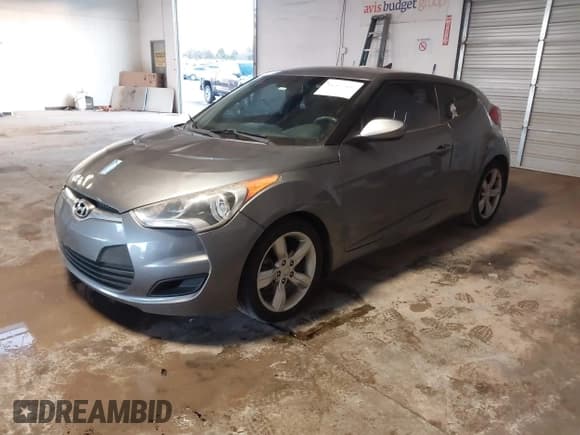 ✅ 2013 Hyundai Veloster w/Gray Int • VIN: KMHTC6AD4DU117924 • Lot: 41339465. Wystawiony na IAAI z przebiegiem 156 004 mil. Bezpłatny archiwum sprzedaży aukcyjnych z USA i szczegółowy raport historii pojazdu na DreamBid. Zdjęcie 2.