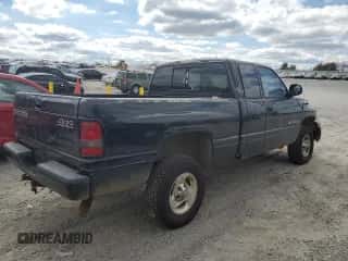 1999 Dodge 1500 с VIN 3B7HF13Z3XG156105, выставлен на аукционе Copart как лот 71061384 с пробегом 267 990 миль миль и Списание • Salvage title. История ставок и продаж доступна на DreamBid. Изображение 3.