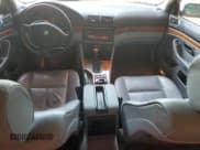 ✅ 1999 BMW 5 Series 528i • VIN: WBADP6340XBV62331 • Lot: 70134435. Wystawiony na Copart z przebiegiem 71 649 mil. Bezpłatny archiwum sprzedaży aukcyjnych z USA i szczegółowy raport historii pojazdu na DreamBid. Zdjęcie 8.