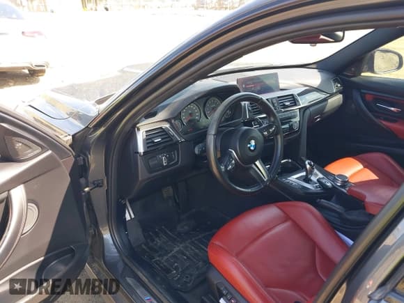 ✅ 2018 BMW M3 • VIN: WBS8M9C57J5J78763 • Lot: 42376813. Listed on IAAI with 44,845 mi. Free auction sales archive from the USA and detailed vehicle history report at DreamBid. Image 5.