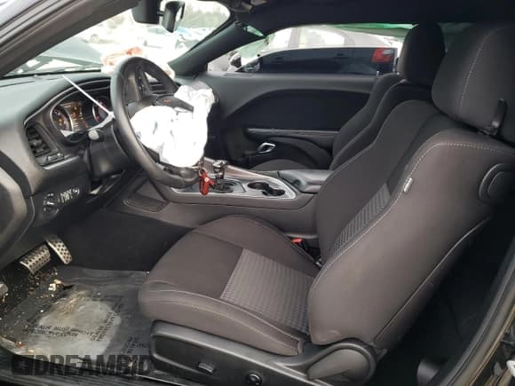 ✅ 2019 Dodge Challenger R/T Scat Pack • VIN: 2C3CDZFJ8KH741070 • Lot: 42858974. Wystawiony na Copart z przebiegiem 22 452 mil. Bezpłatny archiwum sprzedaży aukcyjnych z USA i szczegółowy raport historii pojazdu na DreamBid. Zdjęcie 7.