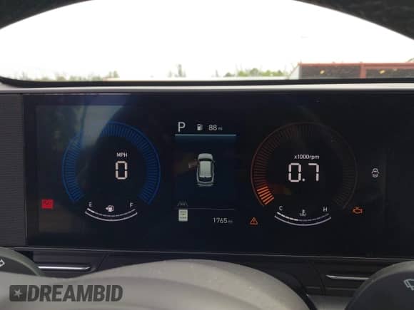 2025 Hyundai Kona SEL with VIN KM8HB3AB6SU196452, listed as a IAAI auction lot 41423802 with 1,765 mi miles and . Bid and sale history available at DreamBid. Image 7.