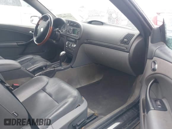 ✅ 2004 Saab 9-3 Arc • VIN: YS3FD79Y646006123 • Lot: 42334625. Wystawiony na IAAI z przebiegiem 99 332 mil. Bezpłatny archiwum sprzedaży aukcyjnych z USA i szczegółowy raport historii pojazdu na DreamBid. Zdjęcie 5.