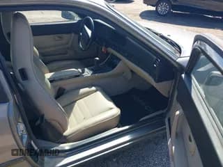 ✅ 1986 Porsche 944 • VIN: WP0AA0946GN454130 • Lot: 43283518. Wystawiony na IAAI z przebiegiem 123 046 mil. Bezpłatny archiwum sprzedaży aukcyjnych z USA i szczegółowy raport historii pojazdu na DreamBid. Zdjęcie 5.