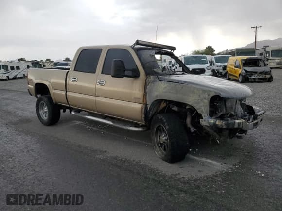 ✅ 2004 GMC Sierra 2500HD SLE • VIN: 1GTHK23194F108567 • Lot: 63286285. Listed on Copart with Not provided. Free auction sales archive from the USA and detailed vehicle history report at DreamBid. Image 4.