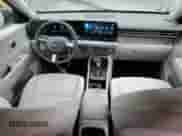 2024 Hyundai Kona SEL с VIN KM8HBCAB2RU041021, выставлен на аукционе Copart как лот 81607774 с пробегом 36 538 миль миль и Списание • Salvage title. История ставок и продаж доступна на DreamBid. Изображение 8.