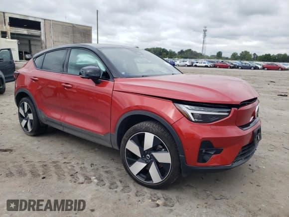 ✅ 2022 Volvo C40 Ultimate • VIN: YV4ED3GB5N2005173 • Lot: 55083914. Listed on Copart with 10,128 mi. Free auction sales archive from the USA and detailed vehicle history report at DreamBid. Image 4.