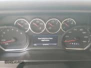 ✅ 2021 Chevrolet Silverado 1500 LT Trail Boss • VIN: 3GCPYFED9MG295722 • Lot: 70243144. Wystawiony na Copart z przebiegiem 76 753 mil. Bezpłatny archiwum sprzedaży aukcyjnych z USA i szczegółowy raport historii pojazdu na DreamBid. Zdjęcie 9.