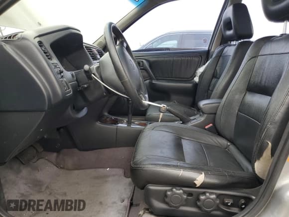 ✅ 2000 Infiniti G20 Luxury • VIN: JNKCP11A5YT311504 • Lot: 57530745. Wystawiony na Copart z przebiegiem 105 305 mil. Bezpłatny archiwum sprzedaży aukcyjnych z USA i szczegółowy raport historii pojazdu na DreamBid. Zdjęcie 7.