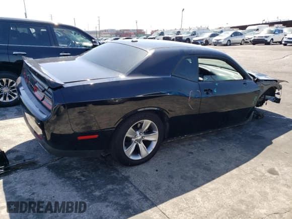 ✅ 2018 Dodge Challenger SXT Plus • VIN: 2C3CDZAG0JH302908 • Лот: 65071233. Опубликован ранее на Copart с пробегом 62 101 миль. Бесплатный доступ к архиву аукционных продаж из США и подробный отчёт об истории автомобиля на DreamBid. Изображение 3.