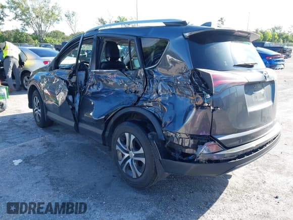 ✅ 2016 Toyota RAV4 LE • VIN: JTMZFREV9GJ067182 • Лот: 43227883. Опубликован ранее на IAAI с пробегом 62 388 миль. Бесплатный доступ к архиву аукционных продаж из США и подробный отчёт об истории автомобиля на DreamBid. Изображение 3.