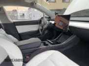 ✅ 2020 Tesla Model 3 Long Range • VIN: 5YJ3E1EB4LF796076 • Lot: 82530415. Wystawiony na Copart z przebiegiem 56 625 mil. Bezpłatny archiwum sprzedaży aukcyjnych z USA i szczegółowy raport historii pojazdu na DreamBid. Zdjęcie 7.