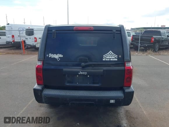 ✅ 2006 Jeep Commander • VIN: 1J8HH48K26C136493 • Lot: 42283667. Listed on IAAI with Not provided. Free auction sales archive from the USA and detailed vehicle history report at DreamBid. Image 16.