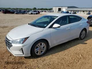 ✅ 2020 Hyundai Elantra Value Edition • VIN: 5NPD84LFXLH592368 • Lot: 70430165. Wystawiony na Copart z przebiegiem 44 003 mil mil. Skorzystaj z bezpłatnego archiwum sprzedaży aukcyjnych z USA i zobacz szczegółowy raport historii pojazdu na DreamBid. Zdjęcie 1.