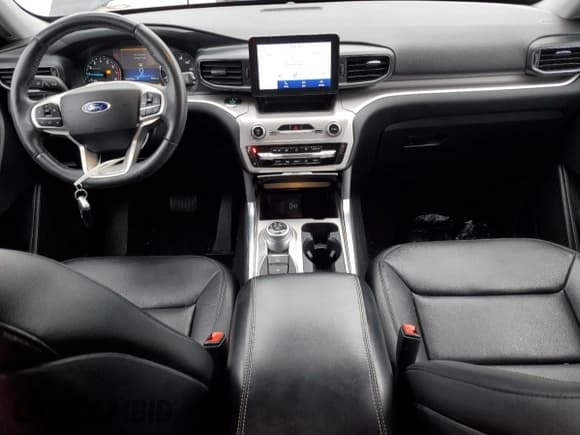 ✅ 2020 Ford Explorer XLT • VIN: 1FMSK8DH3LGC88315 • Lot: 50448095. Wystawiony na Copart z przebiegiem 64 227 mil. Bezpłatny archiwum sprzedaży aukcyjnych z USA i szczegółowy raport historii pojazdu na DreamBid. Zdjęcie 8.