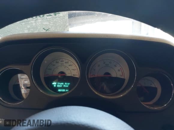 ✅ 2014 Dodge Challenger R/T 100th Anniversary Appearance • VIN: 2C3CDYBT4EH281993 • Lot: 42687365. Listed on IAAI with 86,928 mi. Free auction sales archive from the USA and detailed vehicle history report at DreamBid. Image 7.