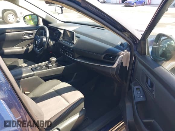 ✅ 2024 Nissan Rogue SV • VIN: 5N1BT3BB3RC719458 • Lot: 43275120. Wystawiony na IAAI z przebiegiem 22 715 mil. Bezpłatny archiwum sprzedaży aukcyjnych z USA i szczegółowy raport historii pojazdu na DreamBid. Zdjęcie 5.