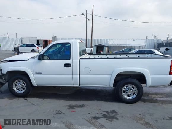 ✅ 1999 Chevrolet Silverado 2500 LS • VIN: 1GCGC24U0XE191334 • Lot: 42861492. Wystawiony na IAAI z przebiegiem 214 132 mil. Bezpłatny archiwum sprzedaży aukcyjnych z USA i szczegółowy raport historii pojazdu na DreamBid. Zdjęcie 14.