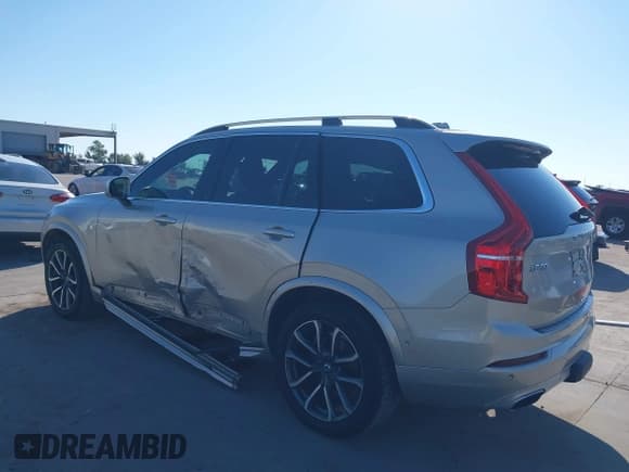 ✅ 2018 Volvo XC90 Momentum • VIN: YV4A22PK4J1322389 • Lot: 43392930. Listed on IAAI with 148,297 mi. Free auction sales archive from the USA and detailed vehicle history report at DreamBid. Image 3.