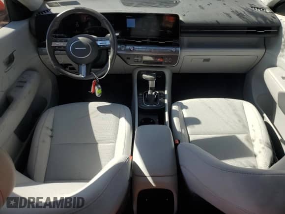 2025 Hyundai Kona SEL with VIN KM8HBCAB4SU199432, listed as a Copart auction lot 82202195 with 14,739 mi miles and Non repairable. Bid and sale history available at DreamBid. Image 8.