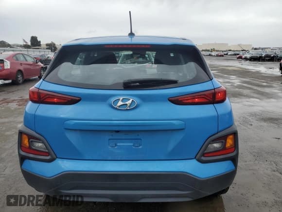 ✅ 2019 Hyundai Kona SE • VIN: KM8K12AA1KU385584 • Лот: 43493824. Опубликован ранее на Copart с пробегом 82 110 миль. Бесплатный доступ к архиву аукционных продаж из США и подробный отчёт об истории автомобиля на DreamBid. Изображение 6.