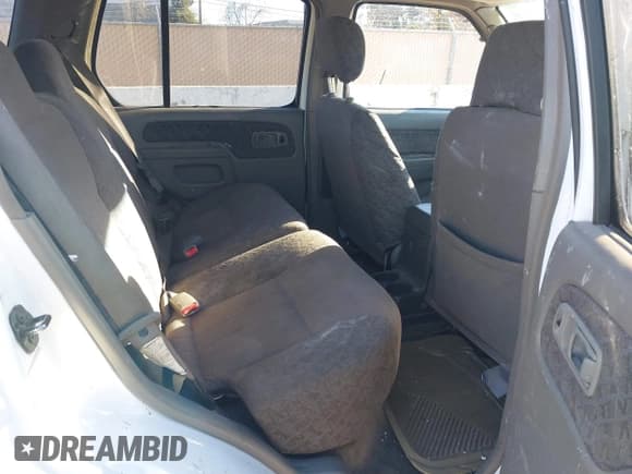 ✅ 2000 Nissan Xterra XE • VIN: 5N1ED28Y6YC511055 • Lot: 41526200. Wystawiony na IAAI z przebiegiem 295 465 mil. Bezpłatny archiwum sprzedaży aukcyjnych z USA i szczegółowy raport historii pojazdu na DreamBid. Zdjęcie 8.