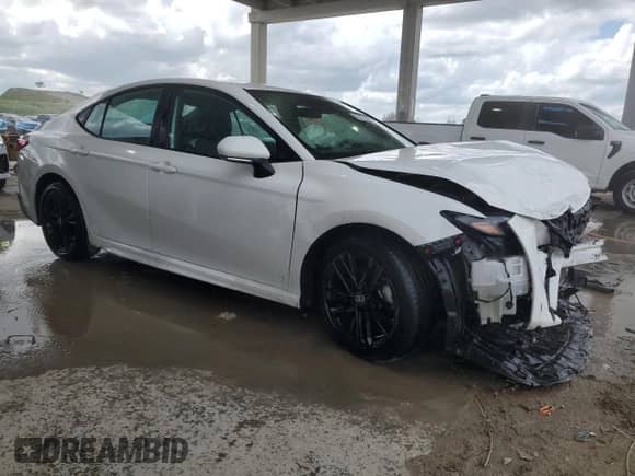 2025 Toyota Camry SE with VIN 4T1DAACK6SU036459, listed as a Copart auction lot 89880935 with 6,127 mi miles and Clean title. Bid and sale history available at DreamBid. Image 4.