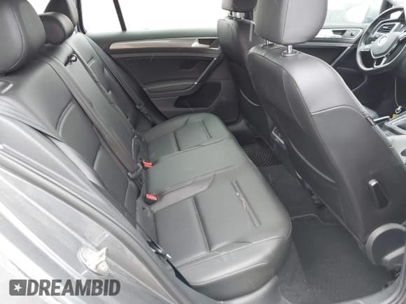 ✅ 2019 Volkswagen Golf S • VIN: 3VWH17AU7KM520624 • Lot: 41829713. Wystawiony na IAAI z przebiegiem 55 985 mil. Bezpłatny archiwum sprzedaży aukcyjnych z USA i szczegółowy raport historii pojazdu na DreamBid. Zdjęcie 8.