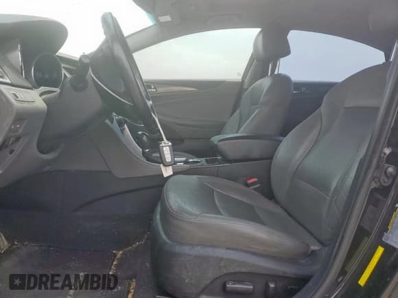 ✅ 2015 Hyundai Sonata • VIN: KMHEC4A44FA129184 • Лот: 57304505. Опубликован ранее на Copart с пробегом 150 397 миль. Бесплатный доступ к архиву аукционных продаж из США и подробный отчёт об истории автомобиля на DreamBid. Изображение 7.