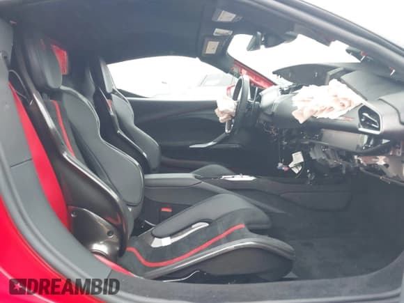 ✅ 2024 Ferrari 296 • VIN: ZFF01SMA0R0306142 • Lot: 41459167. Wystawiony na IAAI z przebiegiem Nie podano. Bezpłatny archiwum sprzedaży aukcyjnych z USA i szczegółowy raport historii pojazdu na DreamBid. Zdjęcie 5.