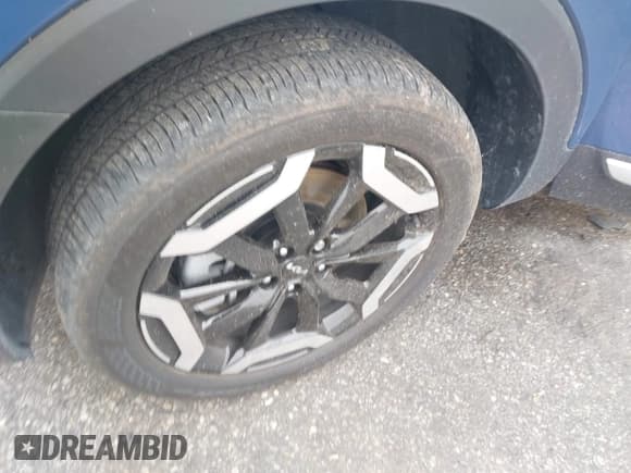 ✅ 2023 Kia Telluride S • VIN: 5XYP64GC0PG391725 • Lot: 42380243. Listed on IAAI with 28,269 mi. Free auction sales archive from the USA and detailed vehicle history report at DreamBid. Image 12.